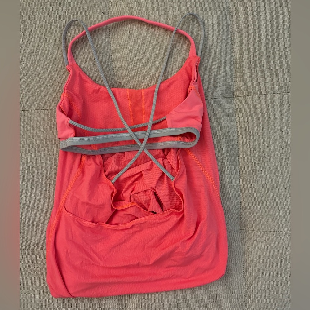 Lululemon workout top